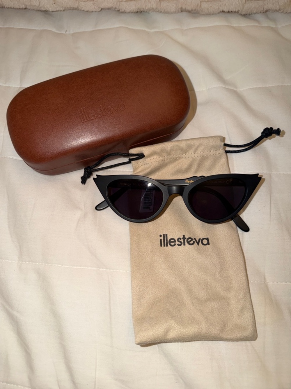 NEW Illesteva Isabella Black Cat-Eye Sunglasses, case and dust bag included